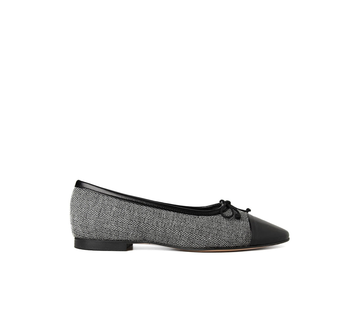 Handmade Menina Step Amelie Tweed shoes with stylish tweed fabric, classic design, and leather sole, made in Spain.