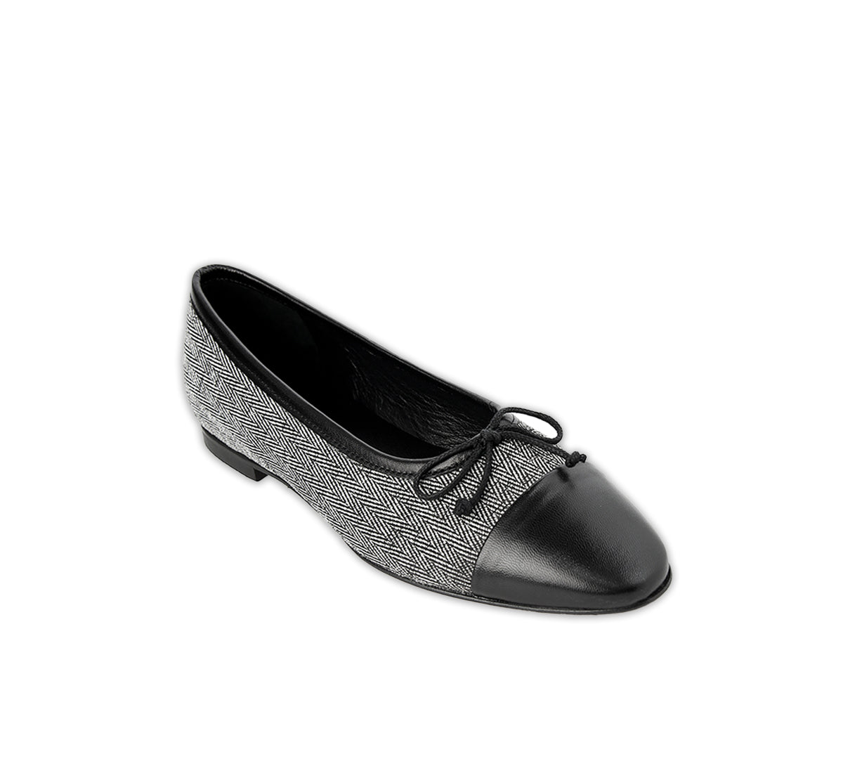 Menina Step Amelie Tweed shoes, handmade in Spain, featuring classic tweed fabric and elegant design for stylish footwear.
