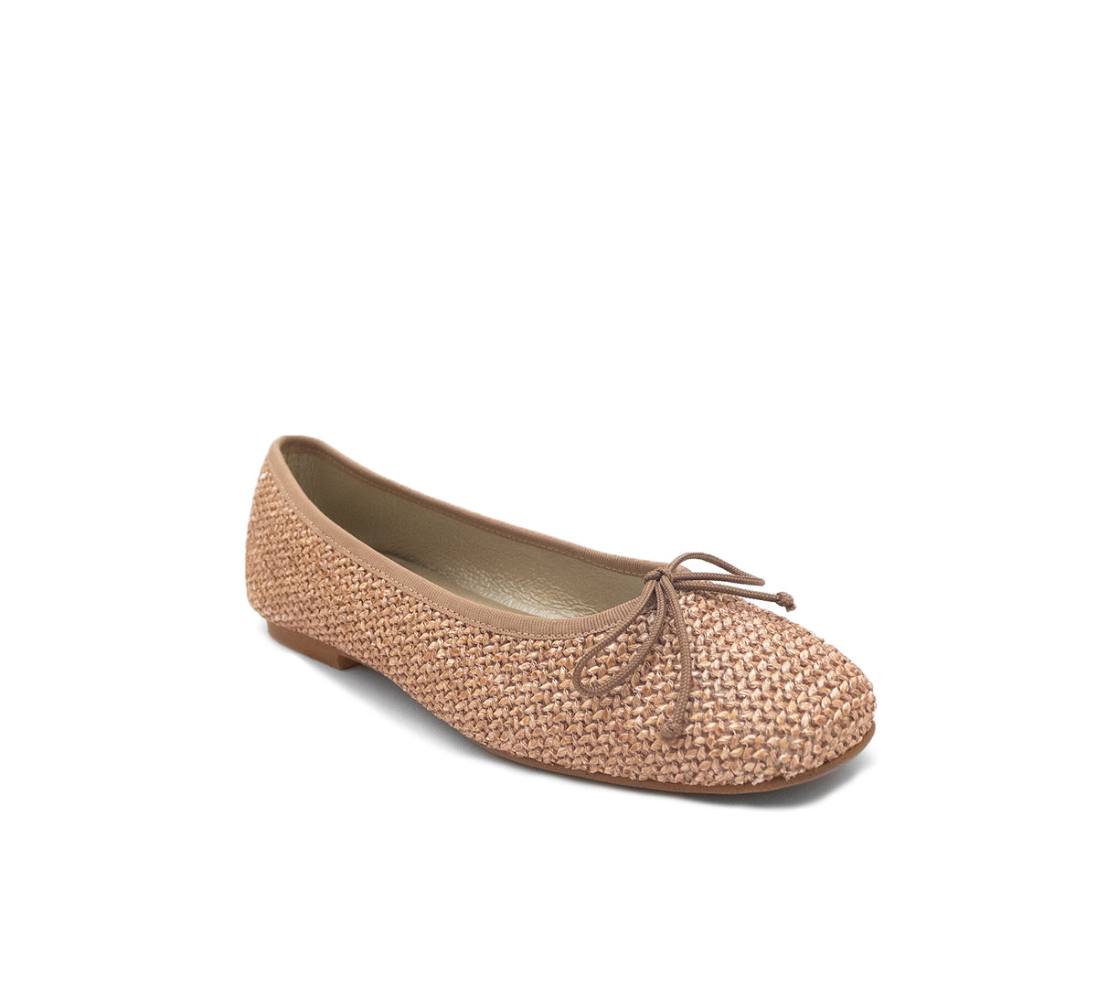 Handmade Menina Step Brive Woven basket with intricate woven design, crafted in Spain, shown in a square-format image.