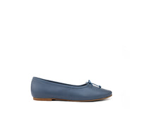 Handmade Belle Blue Leather bag by Menina Step, featuring smooth blue leather and elegant design, crafted in Spain.