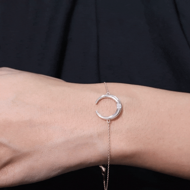 Certified diamond Moon chain bracelet by Rosec Jewels featuring a delicate chain with sparkling diamond accents.