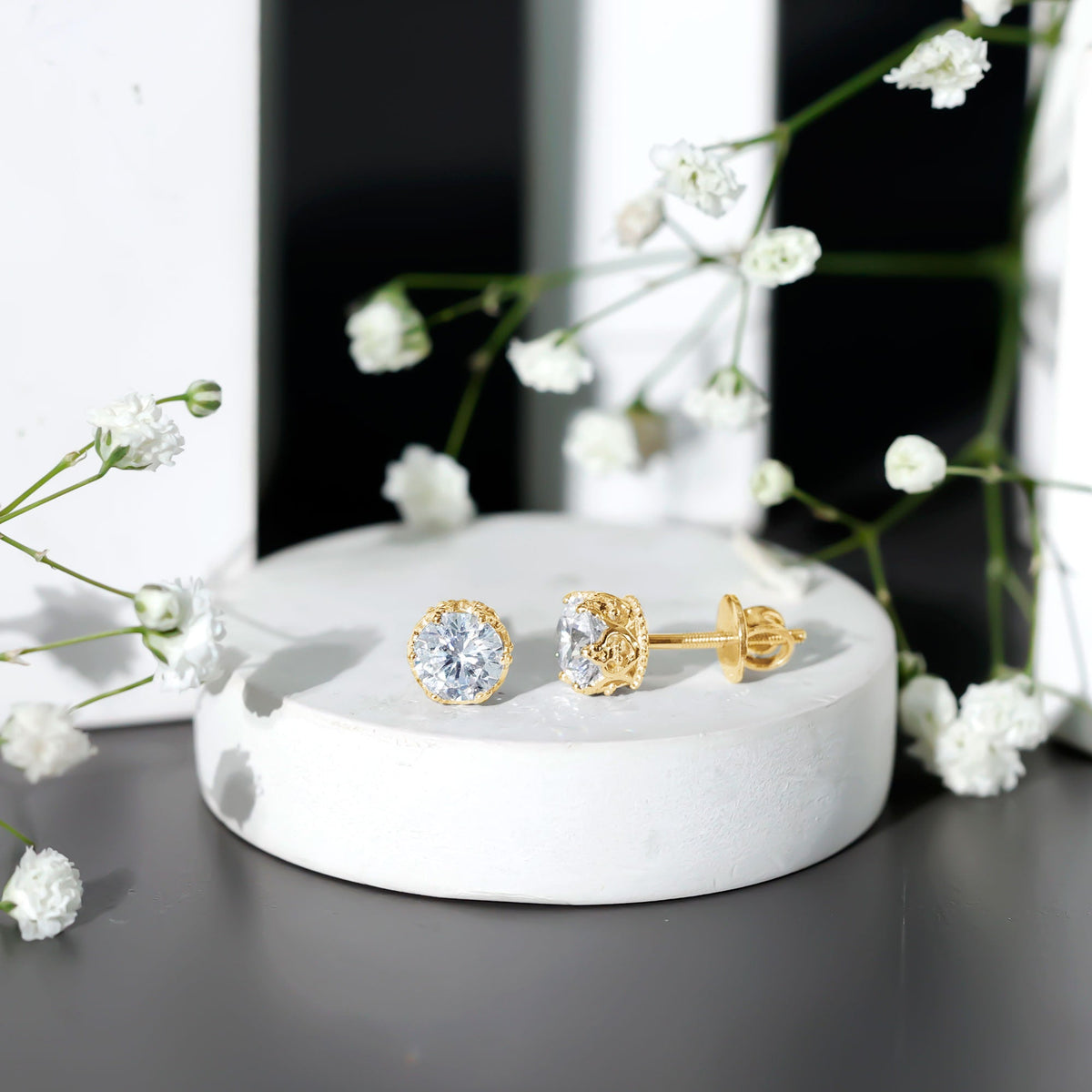 2 CT Round Cut Zircon Solitaire Stud Earrings in Crown Setting