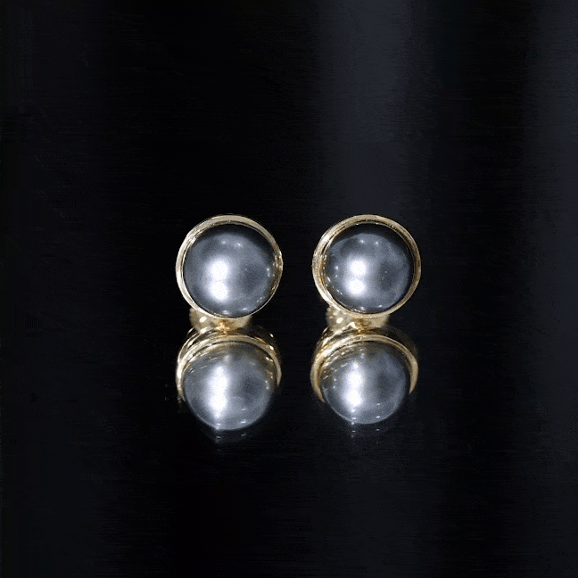 Yellow gold Tahitian black pearl stud earring from Rosec Jewels featuring a 16-carat genuine black pearl with certificate.