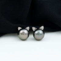 Natural black pearl Hello Kitty earrings by Rosec Jewels featuring elegant pearl studs with certificate of authenticity.
