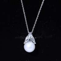 Freshwater Pearl Solitaire Pendant with Leaf