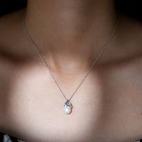 Freshwater Pearl Solitaire Pendant with Leaf