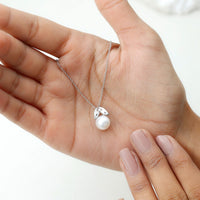 Freshwater Pearl Solitaire Pendant with Leaf