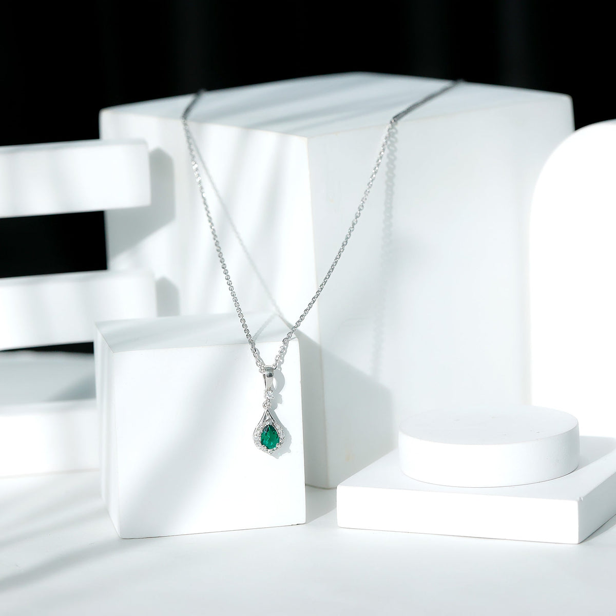 Certified 0.7 Carat Lab Grown Emerald Wedding Necklace with Chain