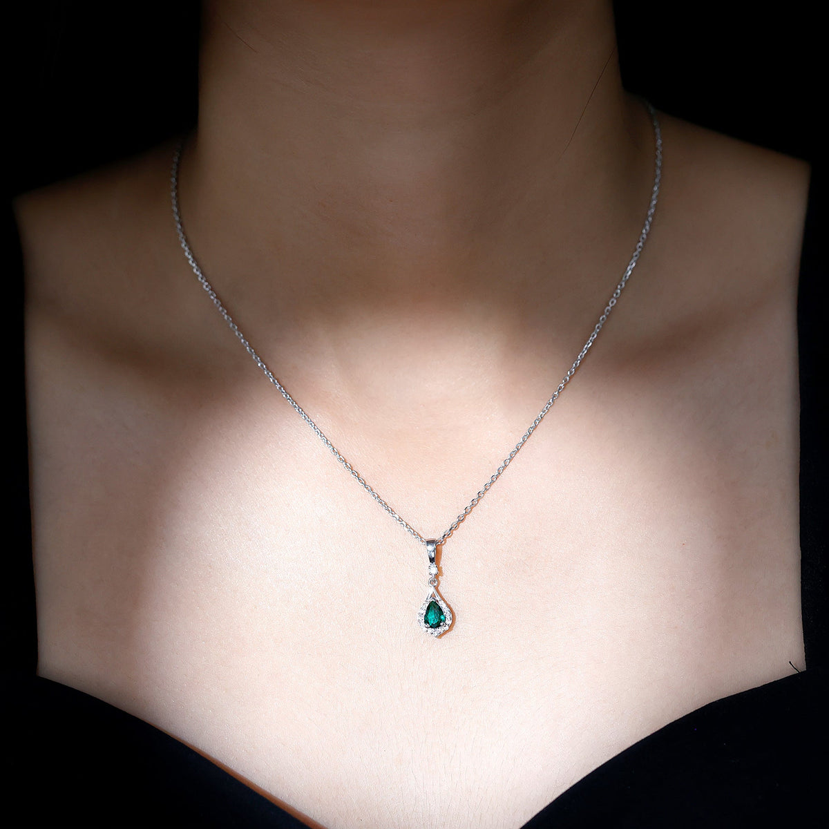 Certified 0.7 Carat Lab Grown Emerald Wedding Necklace with Chain