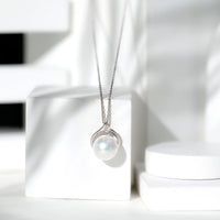 11 Carat White Pearl Solitaire Necklace with Diamond