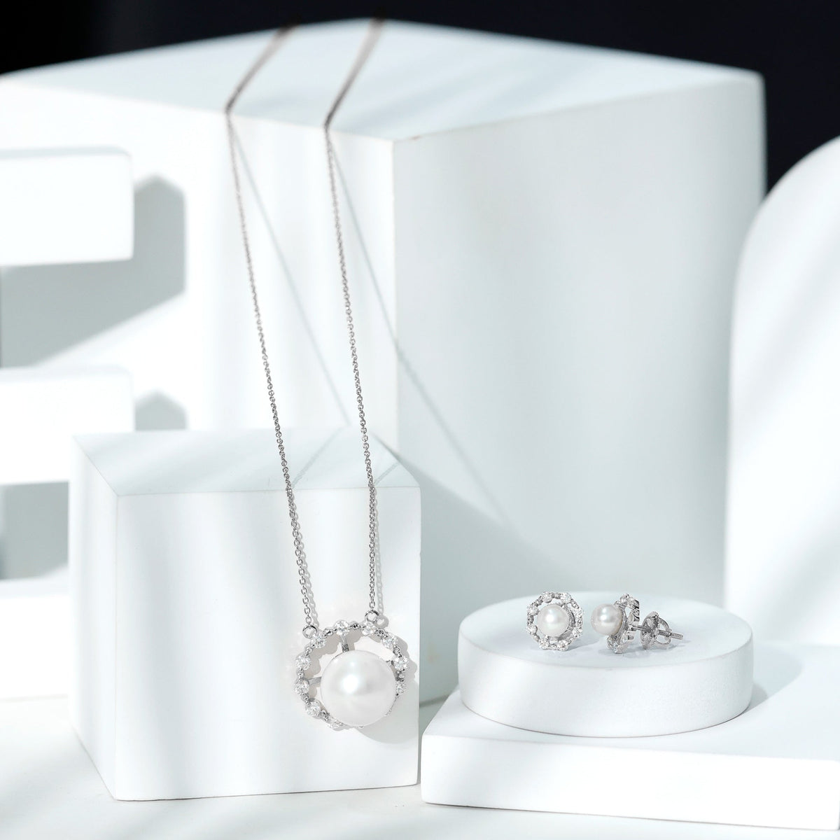 Genuine Freshwater Pearl Halo Necklace and Earrings Set with Certificate