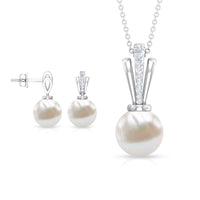 Natural Freshwater Pearl Drop Jewelry Set with Diamond