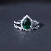 1.7 Carat Lab Grown Emerald Teardrop Ring Set with Natural Diamond