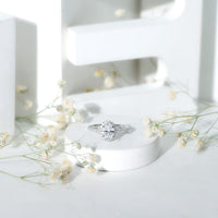 1.2 Carat Cubic Zirconia Oval Halo Engagement Ring for Women