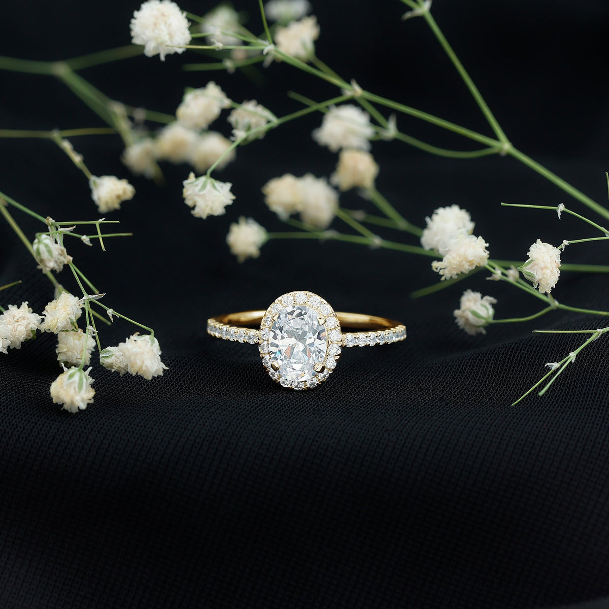 1.2 Carat Cubic Zirconia Oval Halo Engagement Ring for Women