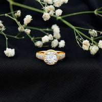 Lab Grown Diamond Circle Engagement Ring With Rope Frame