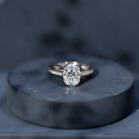 Lab Grown Diamond Timeless Engagement Ring With Side Stones
