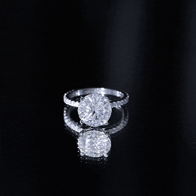 Yellow gold 4 carat lab-grown diamond engagement ring from Rosec Jewels with a sparkling central diamond and elegant band.