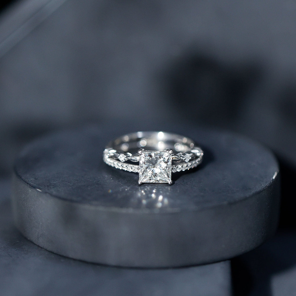 Brilliant Cut Lab Grown Diamond Solitaire Double Band Ring for Women