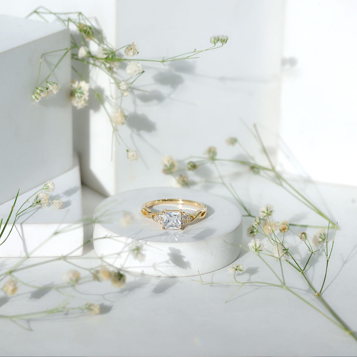 Rosec Jewels 1.25 CT princess cut cubic zirconia crossover engagement ring, showcasing sparkling symmetrical design.