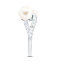 Natural Freshwater Pearl Toi Et Moi Engagement Ring with Diamond