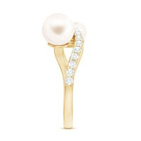 Natural Freshwater Pearl Toi Et Moi Engagement Ring with Diamond