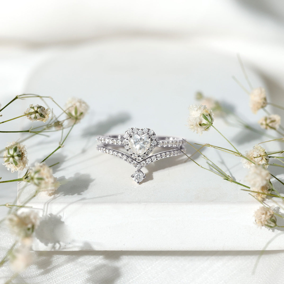 Cubic Zirconia Heart Ring Set with V Shape Band