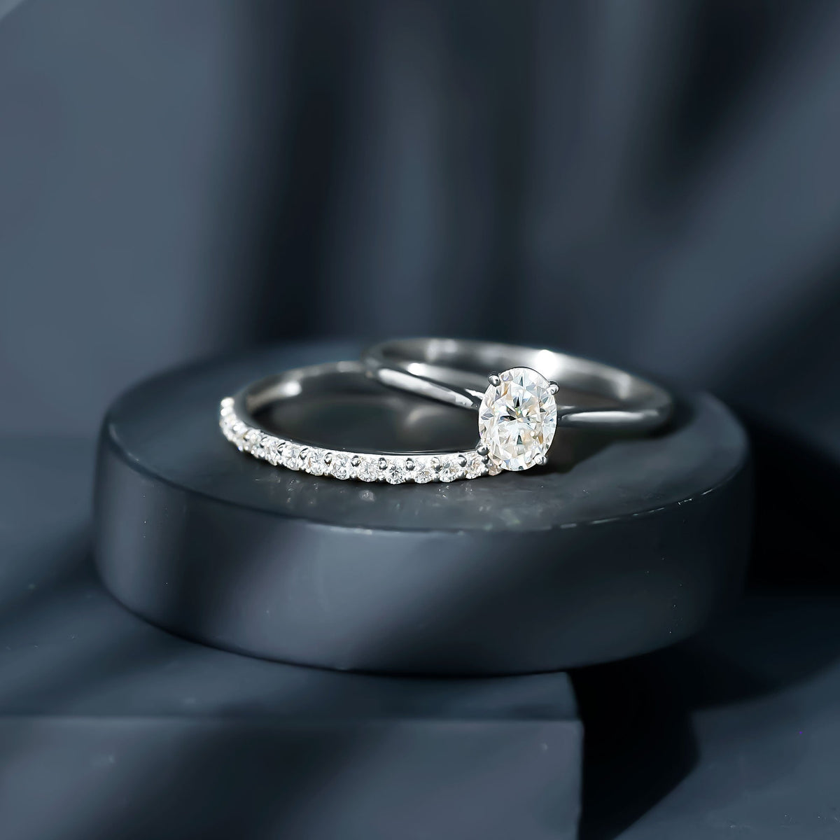 Oval Cut Solitaire Moissanite Bridal Ring Set