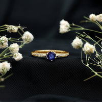 Natural 0.9 Carat Blue Sapphire Engagement Ring with Diamond