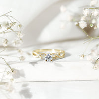 0.5 Carat Round Shape Moissanite Crossover Infinity Ring