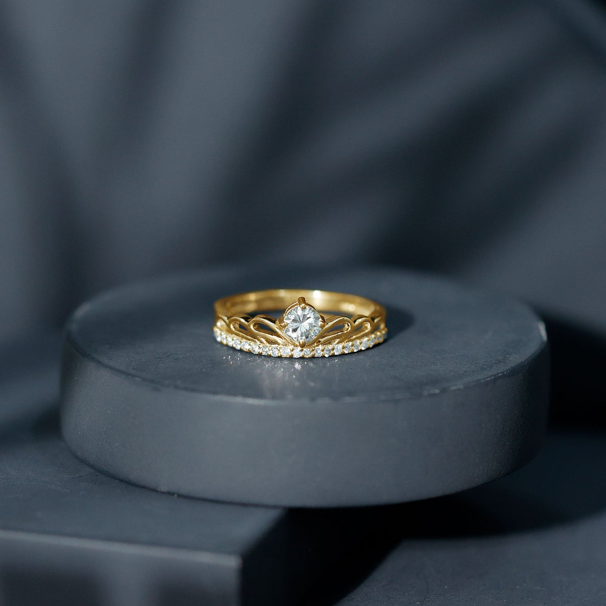 Certified Round Diamond Crown Ring