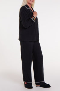 Front view of WeloWela Wela Pajama Adatpable Pant for women in black, featuring a relaxed fit and adjustable waistband.