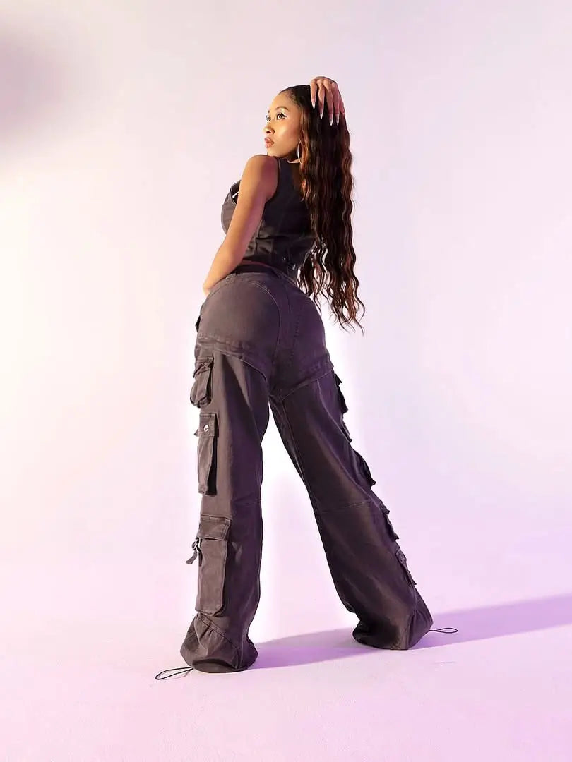 Apple Bottom Jeans low-rise twill cargo pant, stylish casual bottoms with multiple pockets and a relaxed fit.