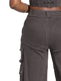 Apple Bottom Jeans low-rise twill cargo pants, stylish casual bottoms with multiple pockets and a relaxed fit.