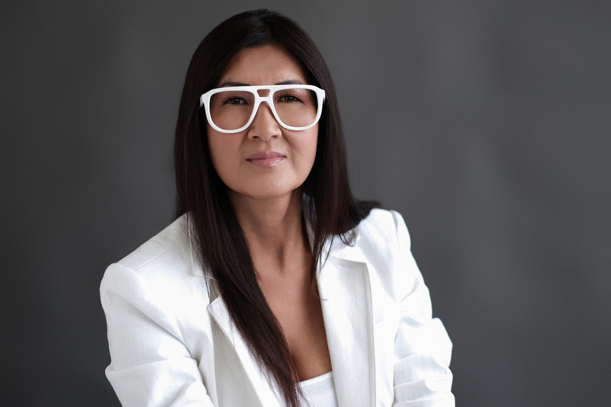 Dark tortoise reading glasses by Brooks from Benny's Eyewear, featuring stylish frames and clear lenses for comfortable reading.
