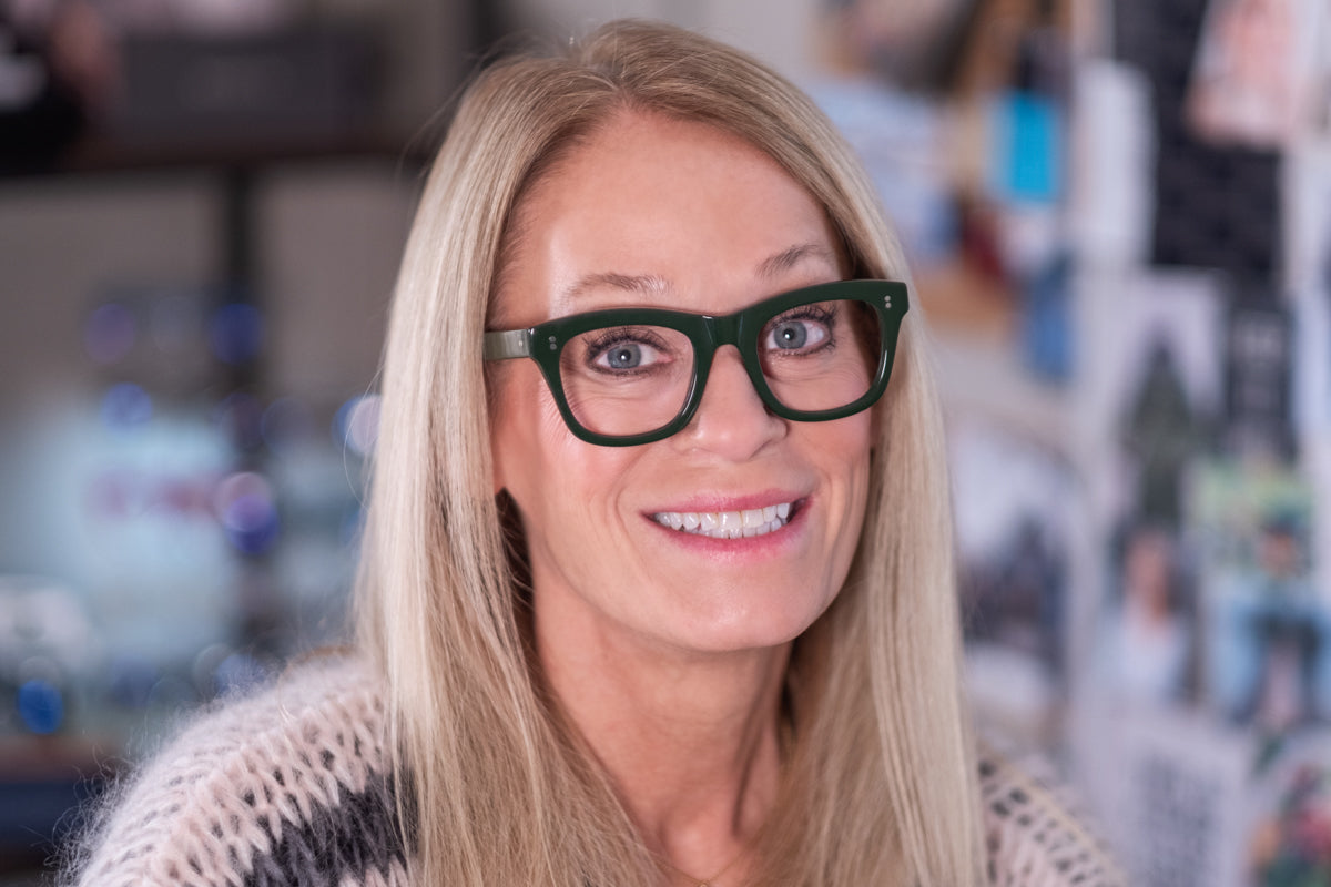 Benny's Eyewear green Vark reading glasses with 1.00 magnification, stylish frame, and clear lenses for comfortable reading.
