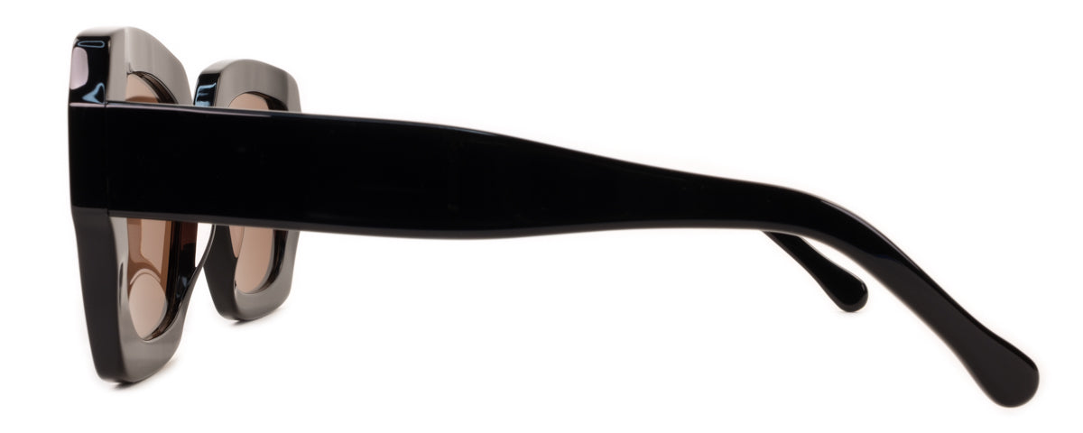 Benny's Eyewear Ann sunglasses with grey frames and tinted lenses, stylish and fashionable eyewear for sunny days
