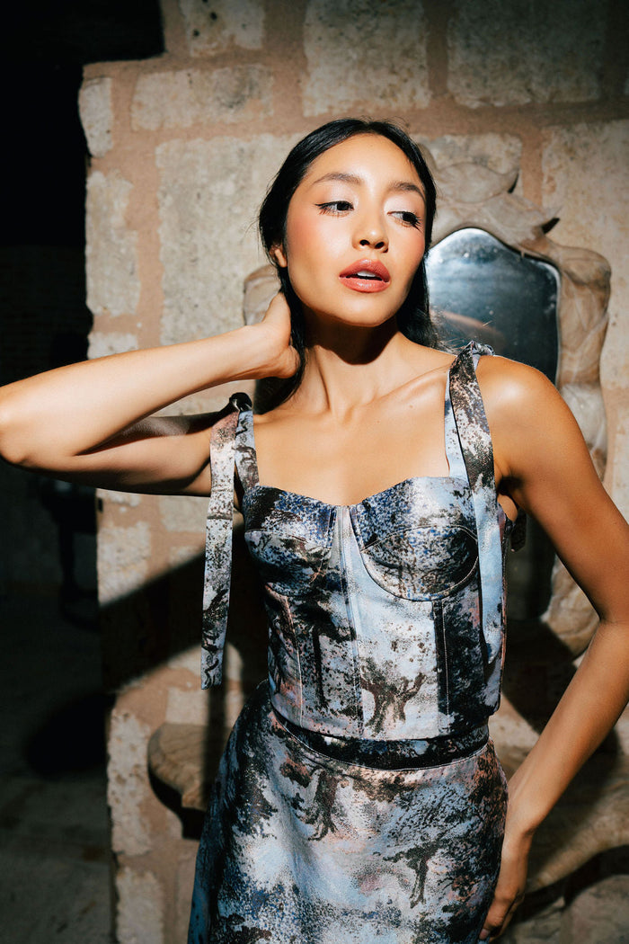 Carolina Sanz VEGA bustier top with structured design and adjustable straps, shown on a mannequin.