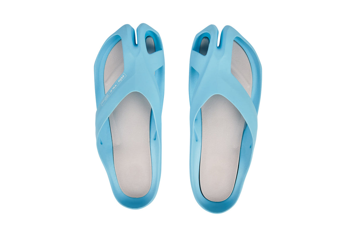Sky blue CCILU women’s stepping stones sandal with cushioned straps and open-toe design, perfect for casual summer wear.