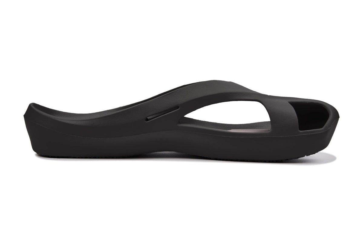 CCILU women's stepping stones caring sandals in charcoal black with a sleek, minimalist design and comfortable straps.