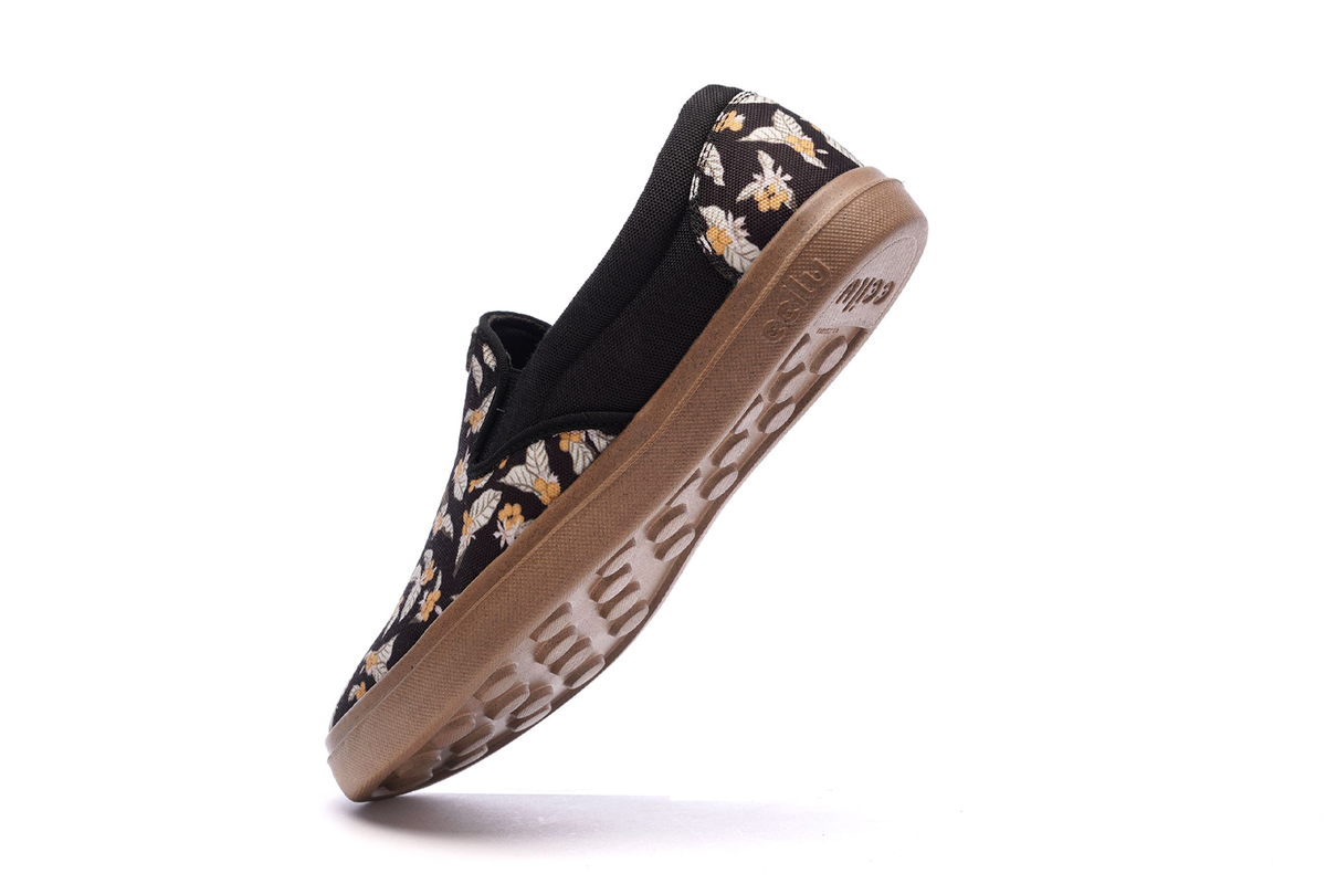 Women’s CCILU XpreSole Cody shoe in neutral tones with breathable fabric and casual slip-on design.