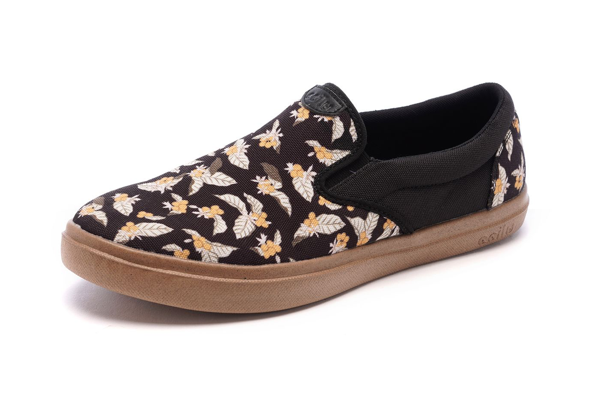 XpreSole Cody women’s comfort shoes by CCILU featuring stylish design and supportive sole in a neutral color.