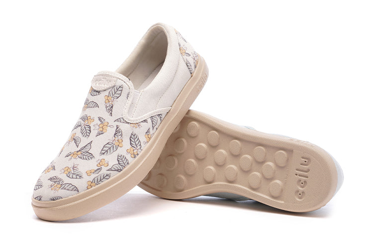 Women's CCILU XpreSole Cody sandal, featuring a stylish design with comfortable straps and a sturdy sole.