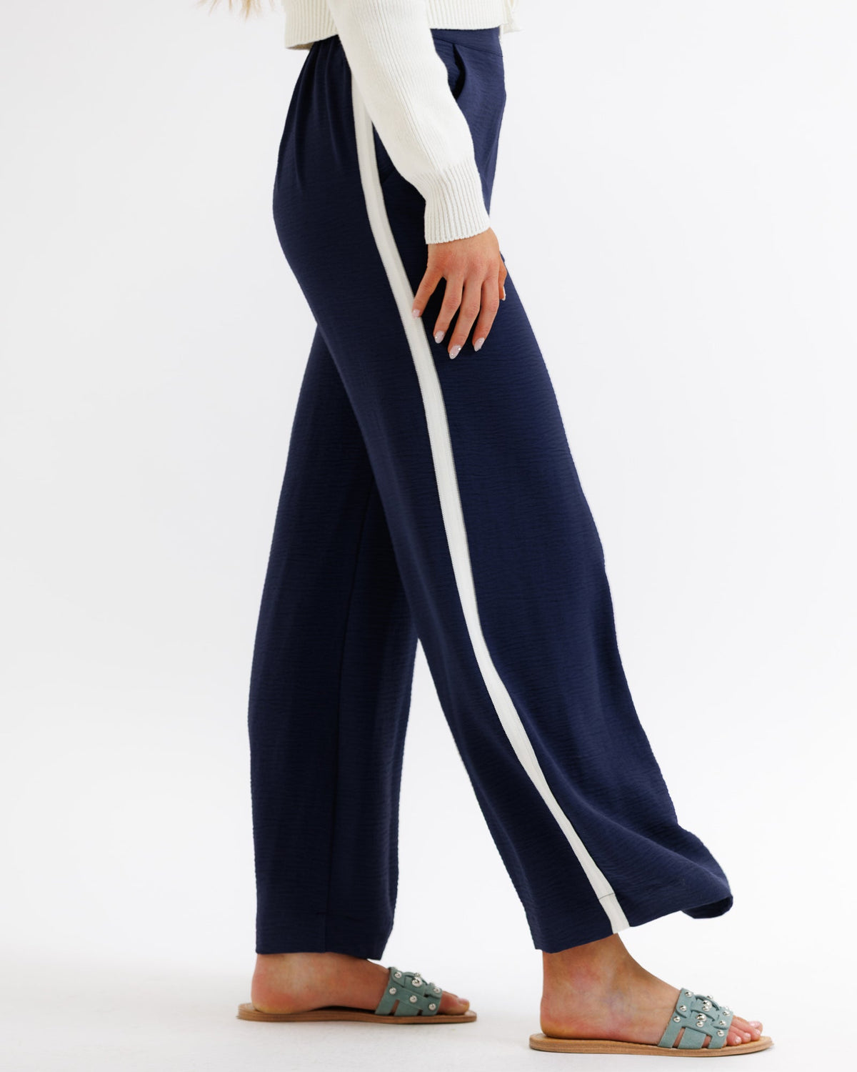Downeast Parisian Pant in XS peacoat, stylish pants with a tailored fit and classic design, shown in a dark blue color.