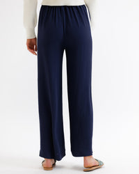 Downeast Parisian Pant in XS peacoat, stylish pants with a tailored fit and classic design for casual or office wear.