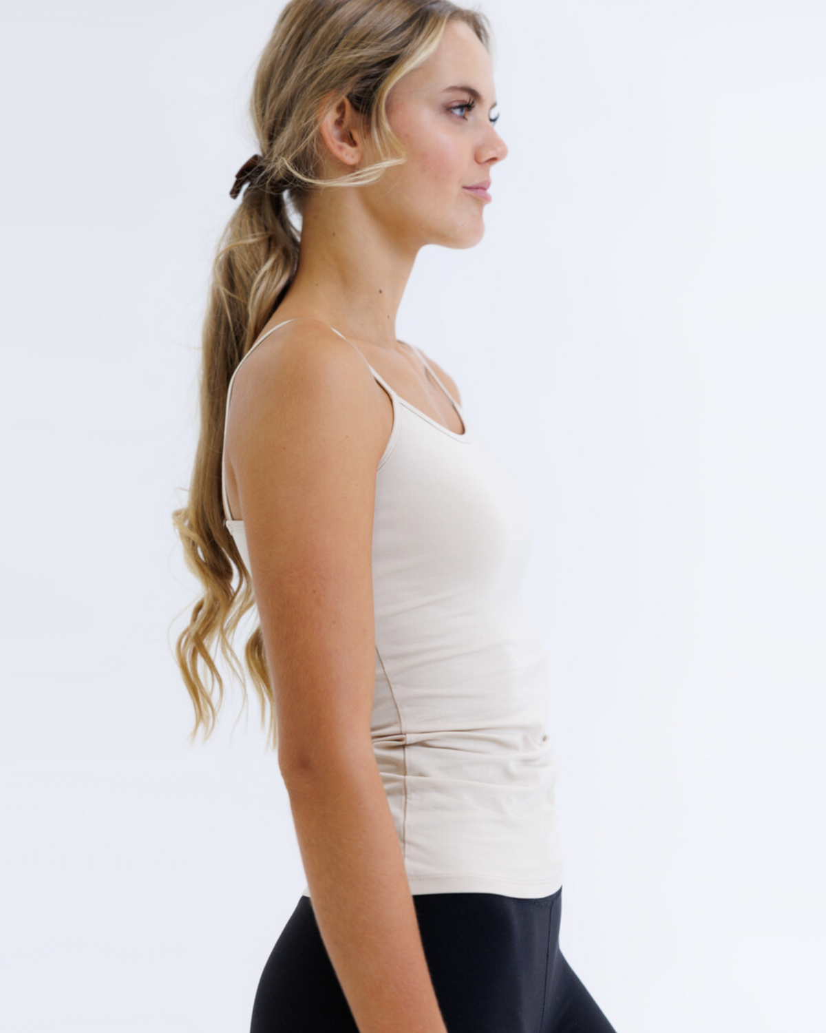 White Downeast Wonder Cami T-shirt, XS size, showcases soft cotton fabric and a relaxed fit, perfect for casual wear.