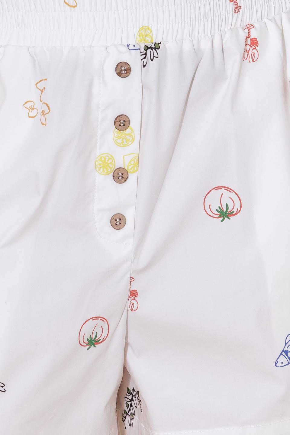 Flying Tomato After Hours white woven shorts, casual pants with a relaxed fit and textured fabric, suitable for warm weather.