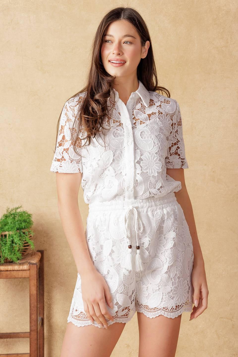 Flying Tomato Limitless Time woven shorts in white, casual summer shorts with a relaxed fit and woven fabric design.