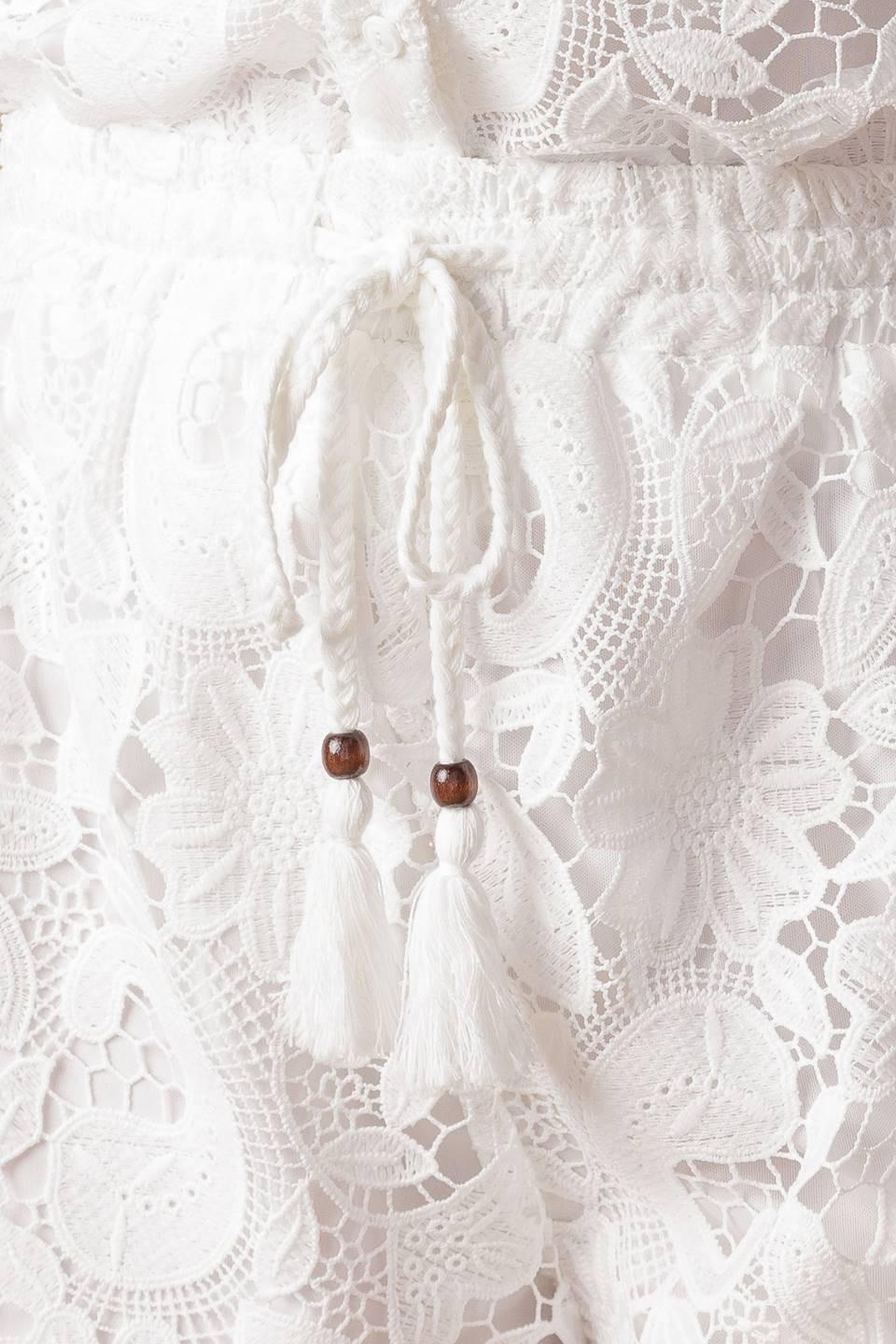Flying Tomato Limitless Time Woven Shorts in white, casual shorts with a relaxed fit and woven fabric, suitable for summer wear.