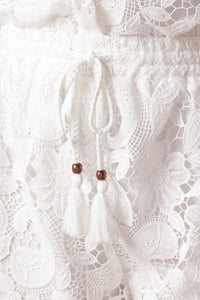 Flying Tomato Limitless Time Woven Shorts in white, casual shorts with a relaxed fit and woven fabric, suitable for summer wear.